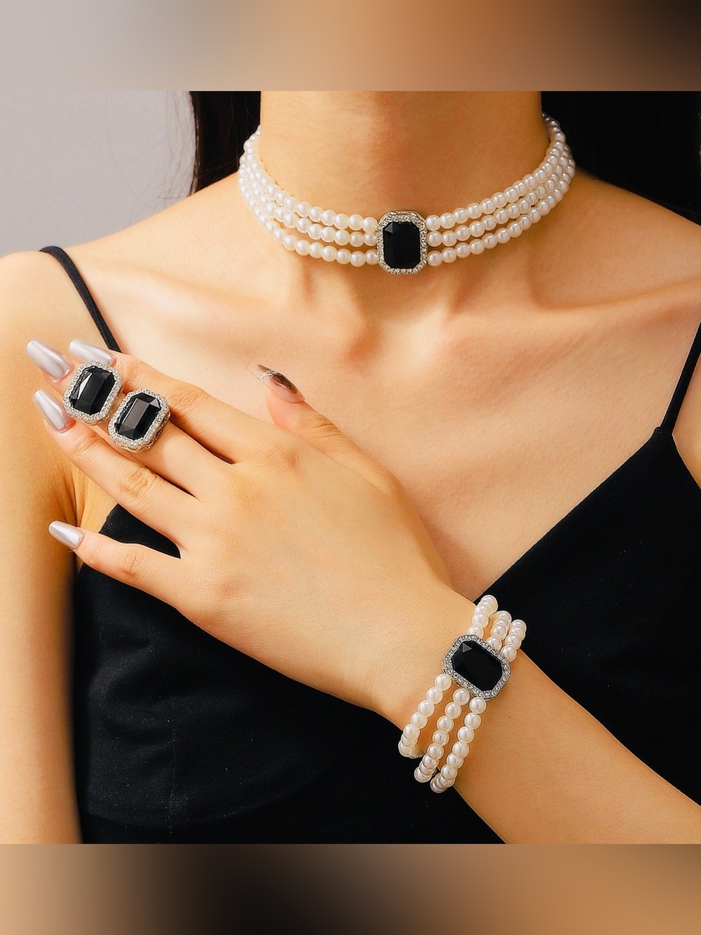 Pearl Necklace Set with black stone.